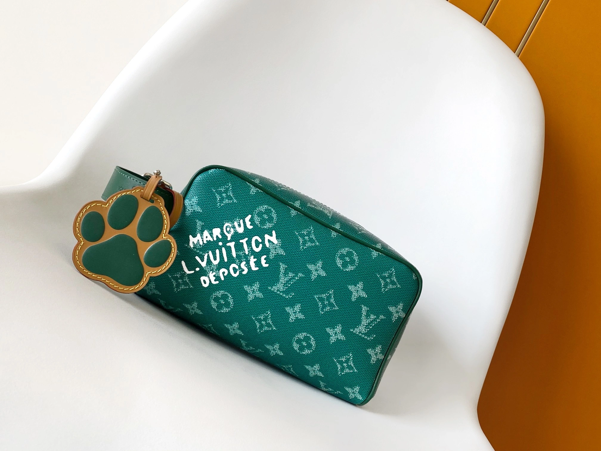 MOMO-- 8V M12688 high quality version Locker Dopp Kit cowhide item:E-B330C0542