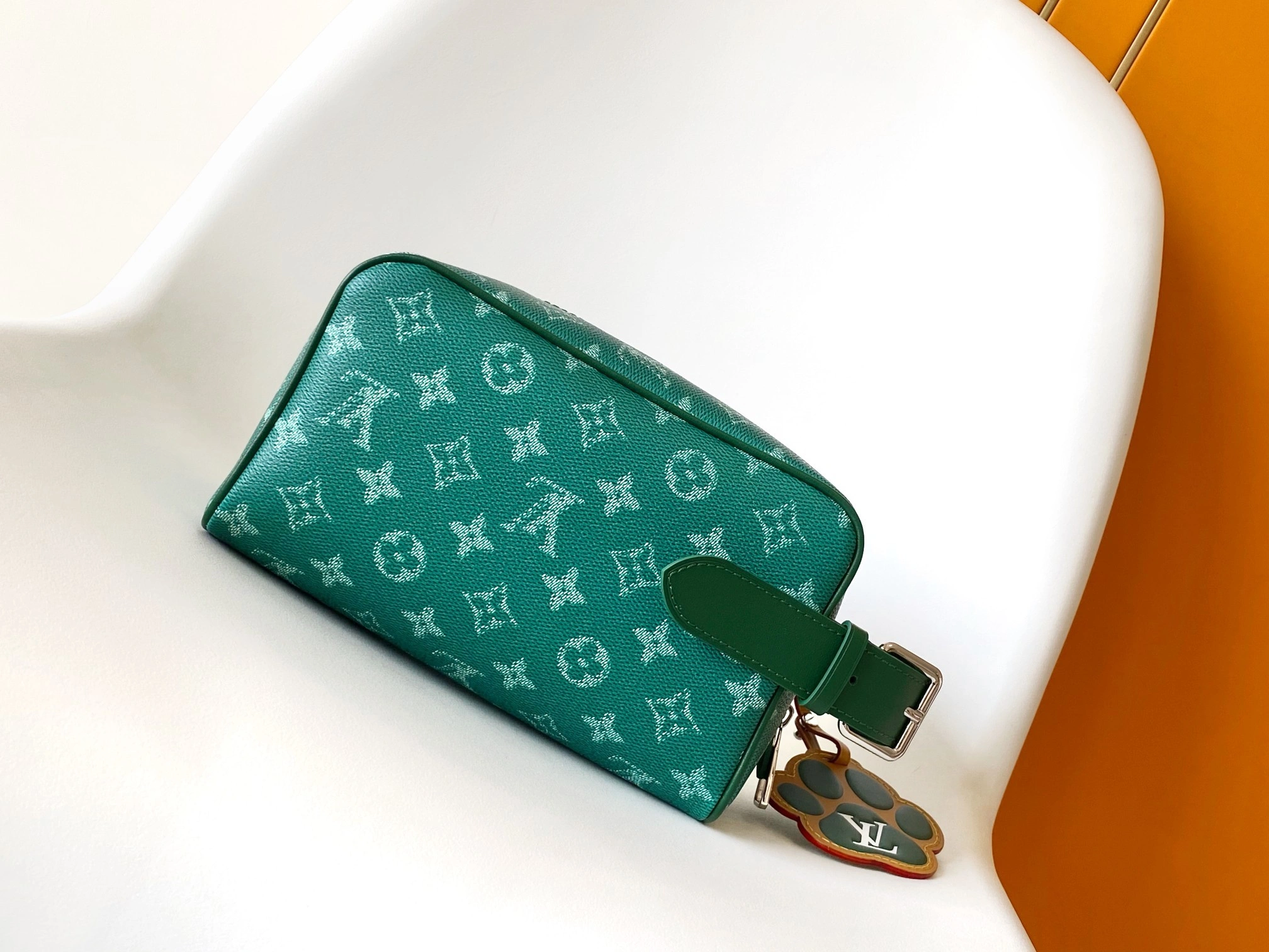 MOMO-- 8V M12688 high quality version Locker Dopp Kit cowhide item:E-B330C0542