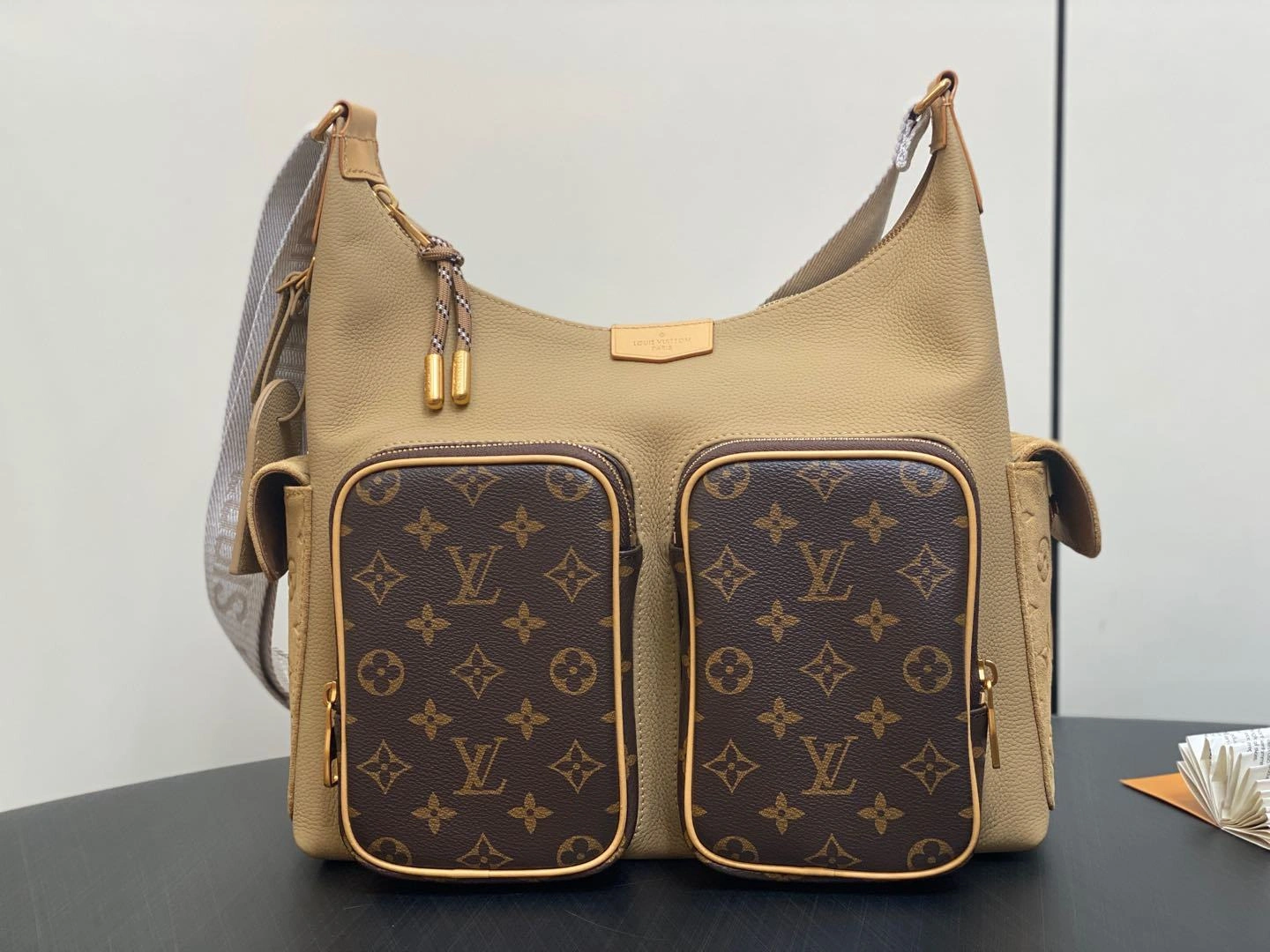 MOMO-- 8V M12697 high quality version Hobo Cargo cowhide item:E-B000C0535