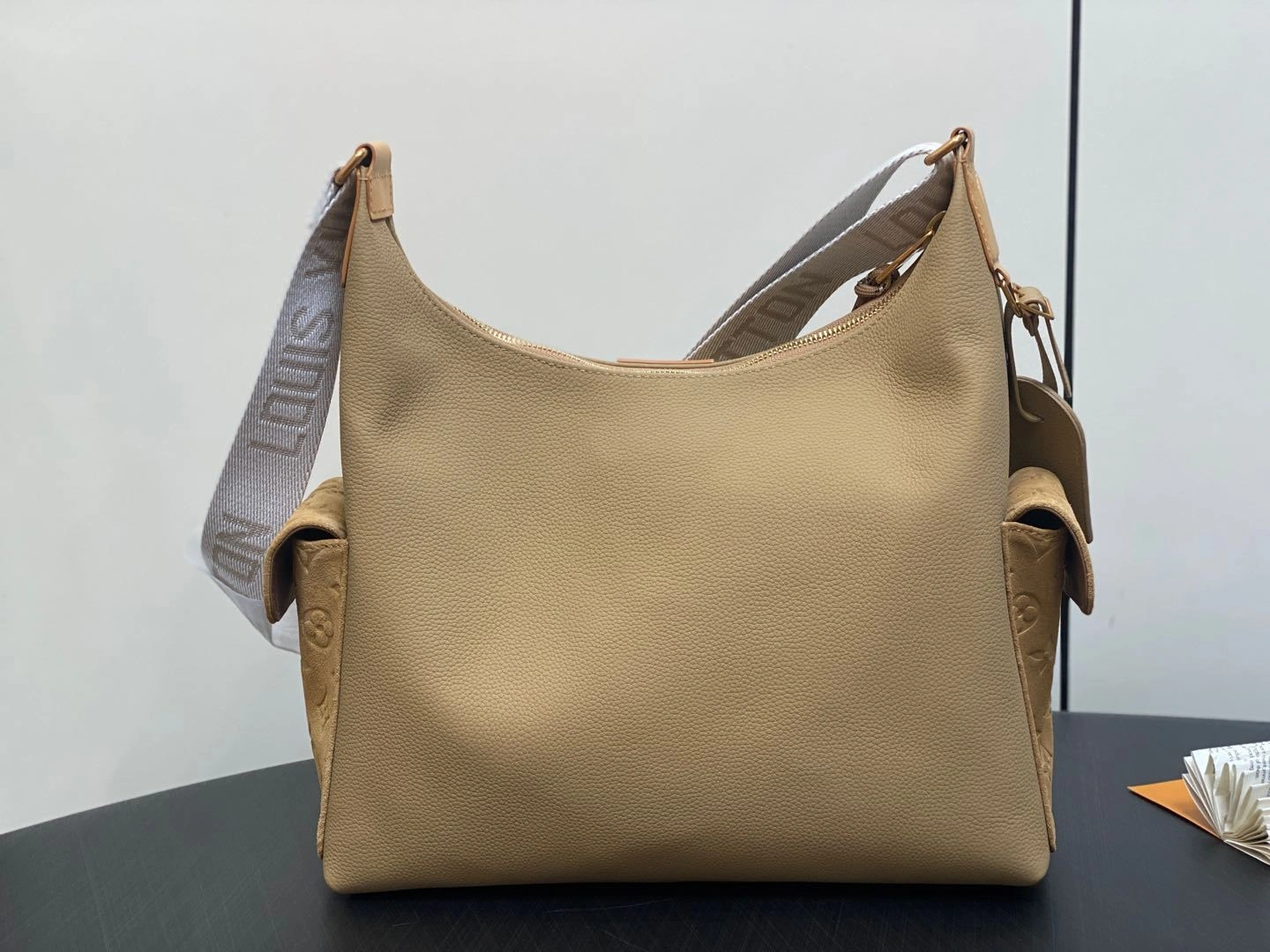 MOMO-- 8V M12697 high quality version Hobo Cargo cowhide item:E-B000C0535