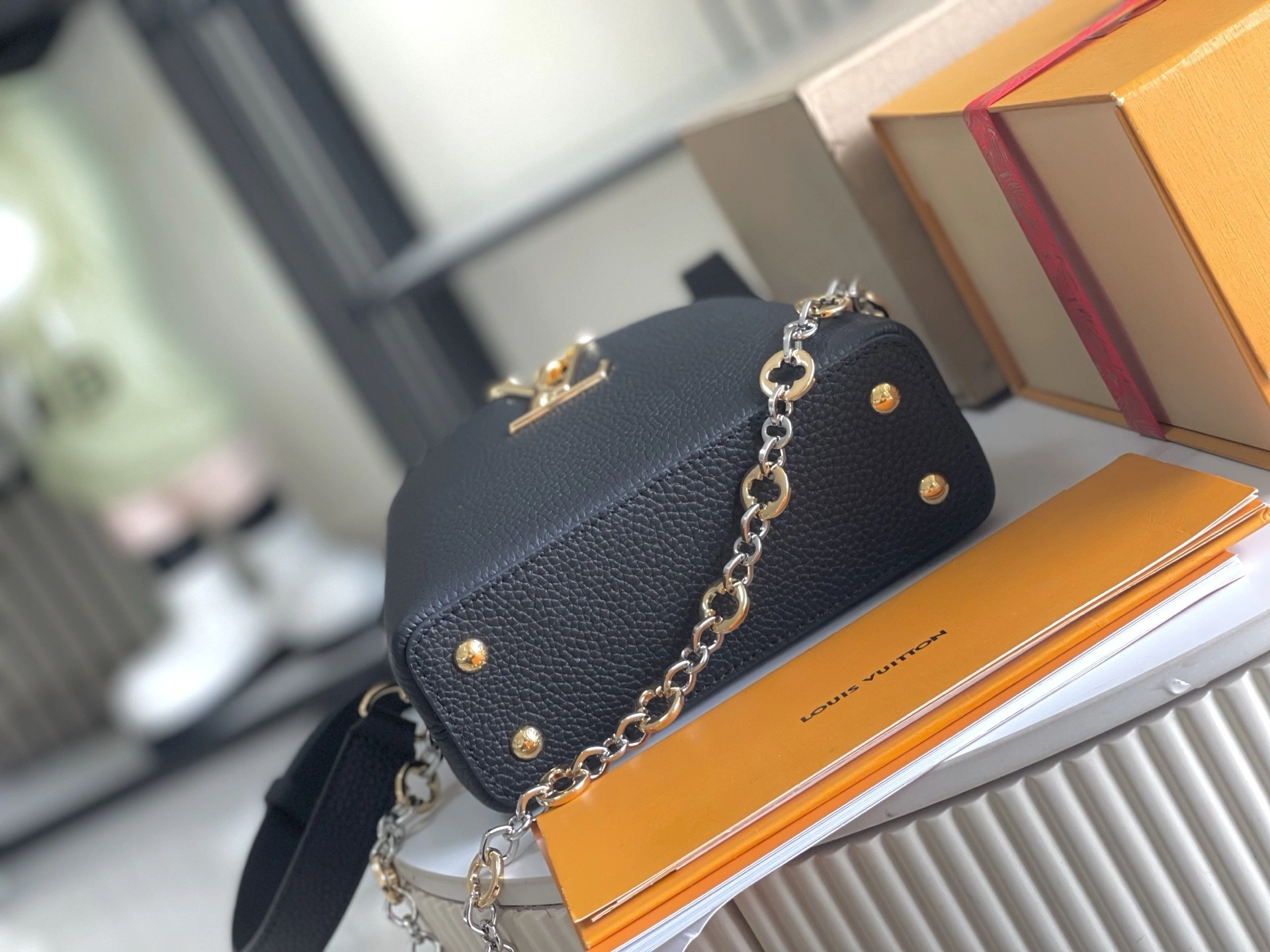 MOMO-- 8V M12936 high quality version CapucinesBB item:E-B177I0307