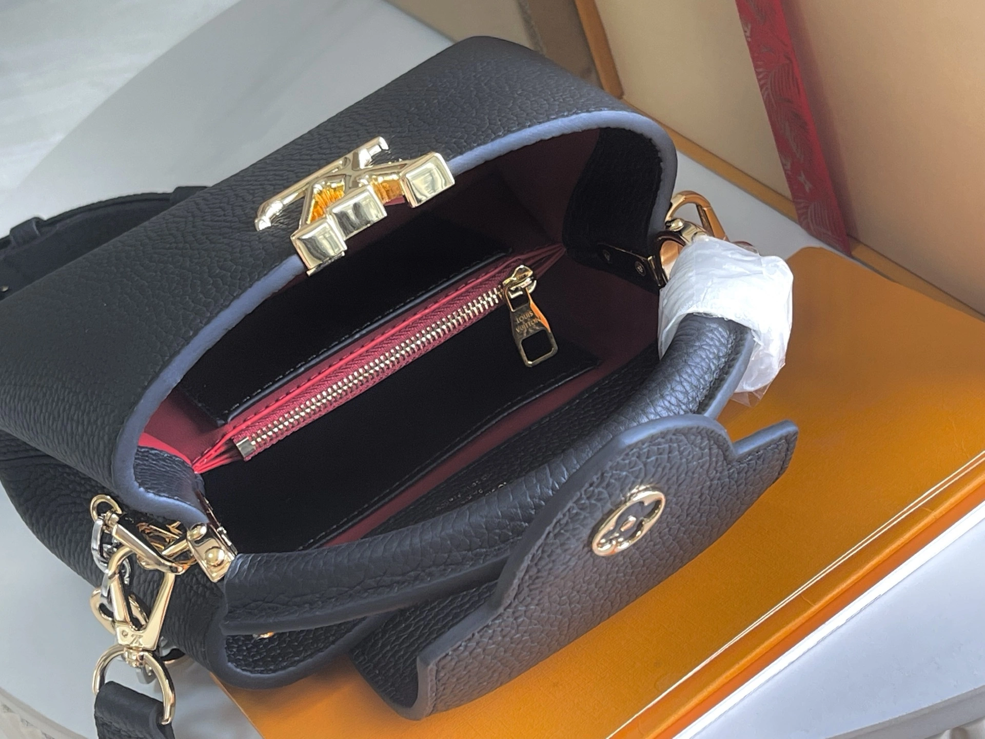 MOMO-- 8V M12936 high quality version CapucinesBB item:E-B177I0307