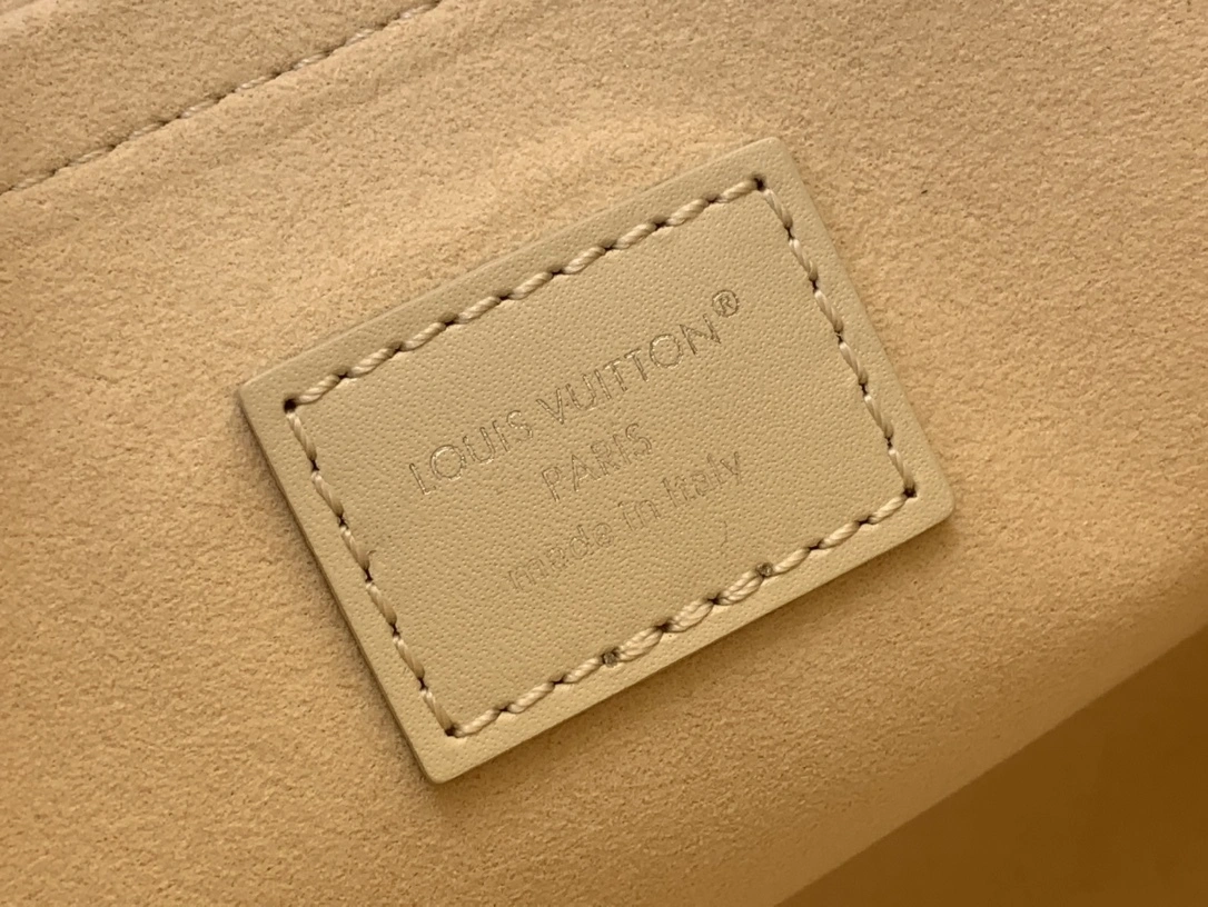 MOMO-- 8V M12965 high quality version Speedy Cargo sheepskin item:E-B063D1226
