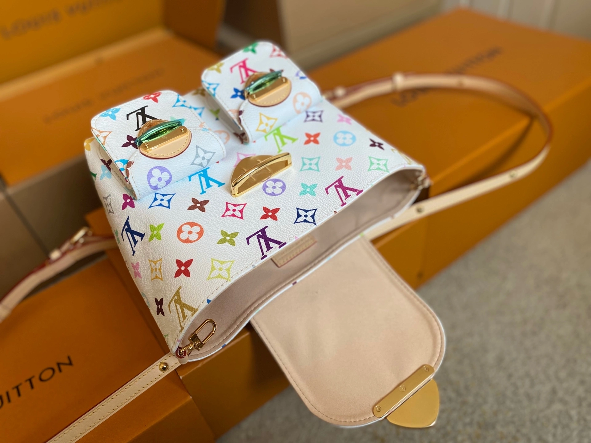 MOMO-- 8V M13081 high quality version Venice cowhide item:E-B264B2133