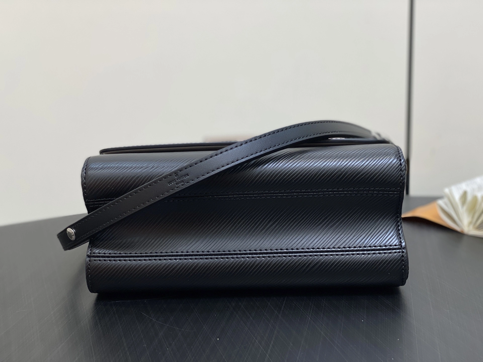 MOMO-- 8V M13118 high quality version Twist MM cowhide item:E-B000C0521