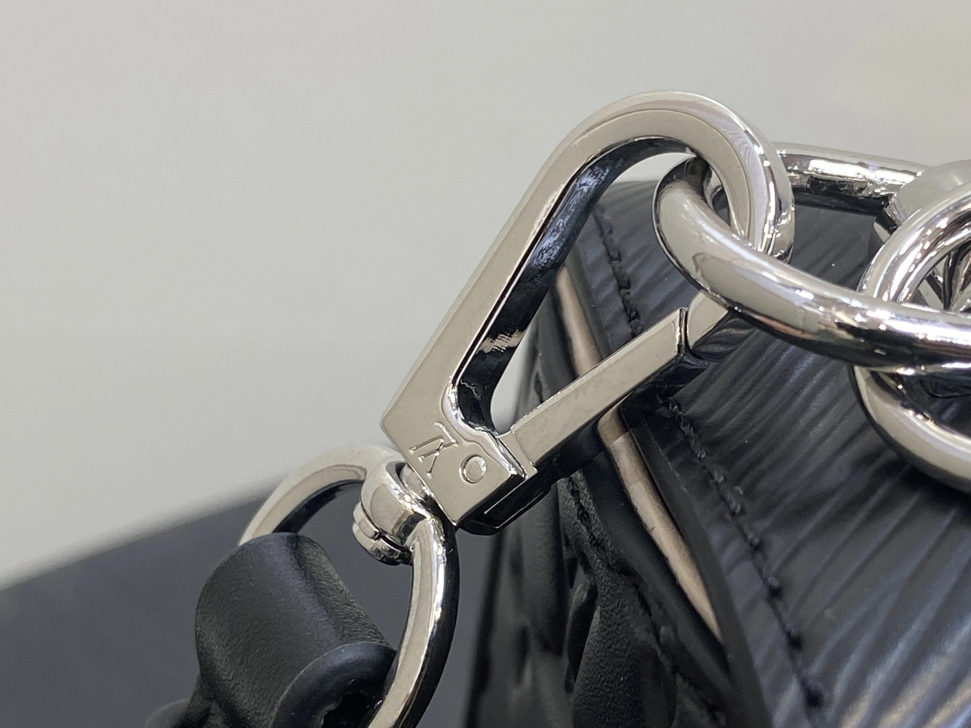MOMO-- 8V M13118 high quality version Twist MM cowhide item:E-B000C0521
