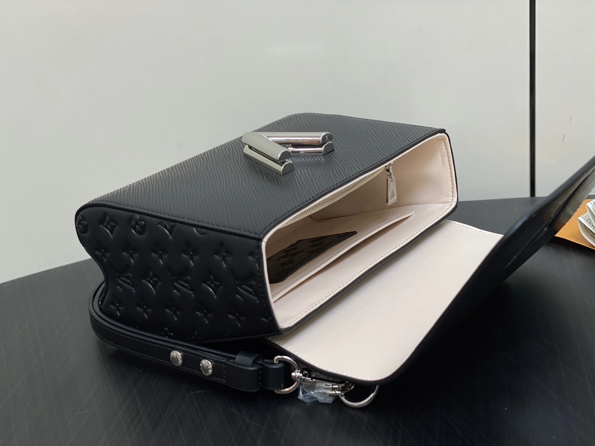 MOMO-- 8V M13118 high quality version Twist MM cowhide item:E-B000C0521