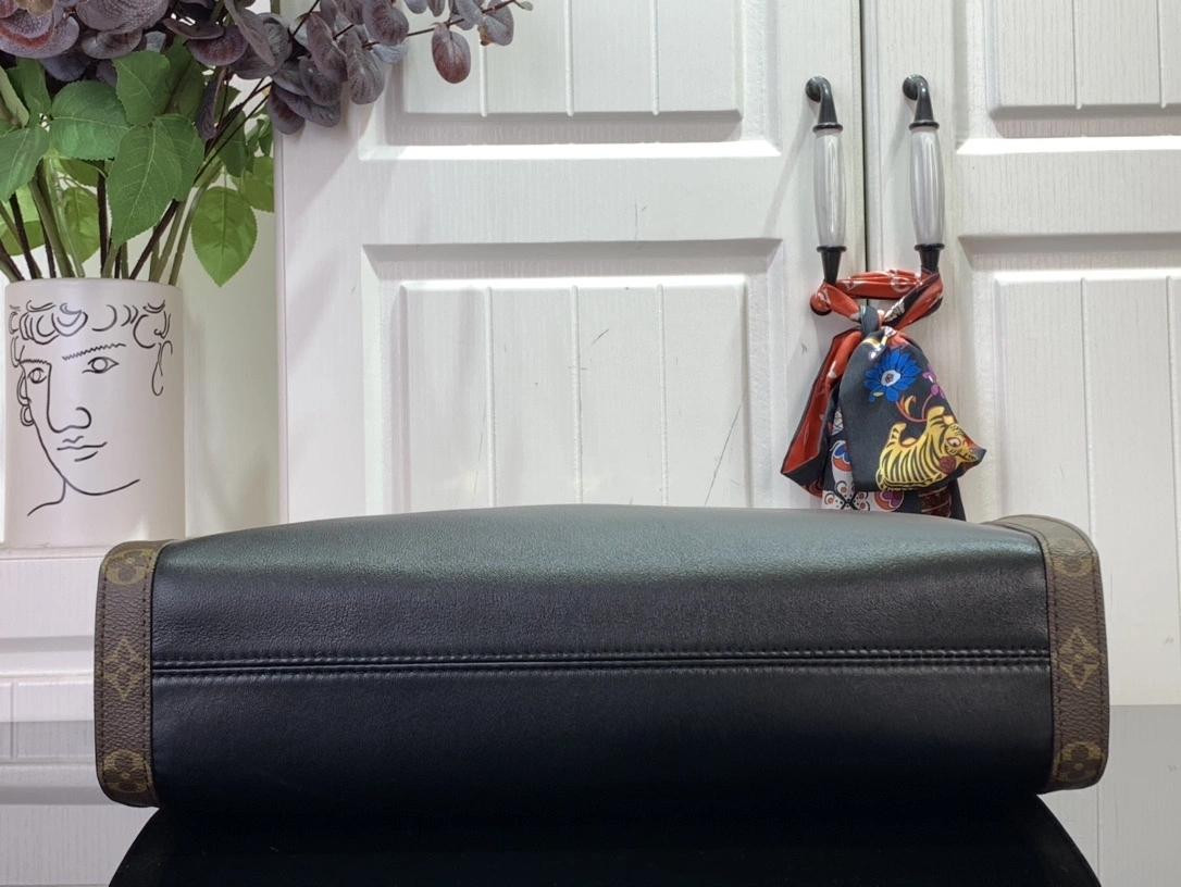 MOMO-- 8V M13137 high quality version Nova MM Calfskin item:E-B063C0538