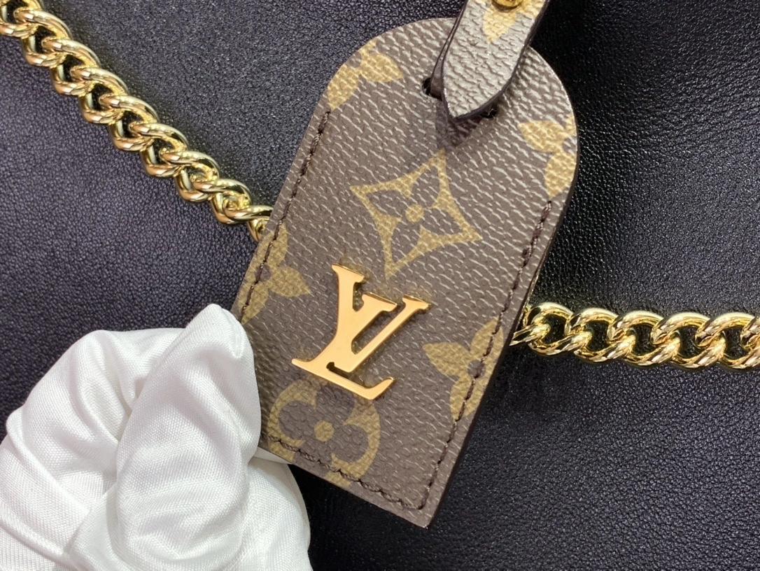 MOMO-- 8V M13137 high quality version Nova MM Calfskin item:E-B063C0538