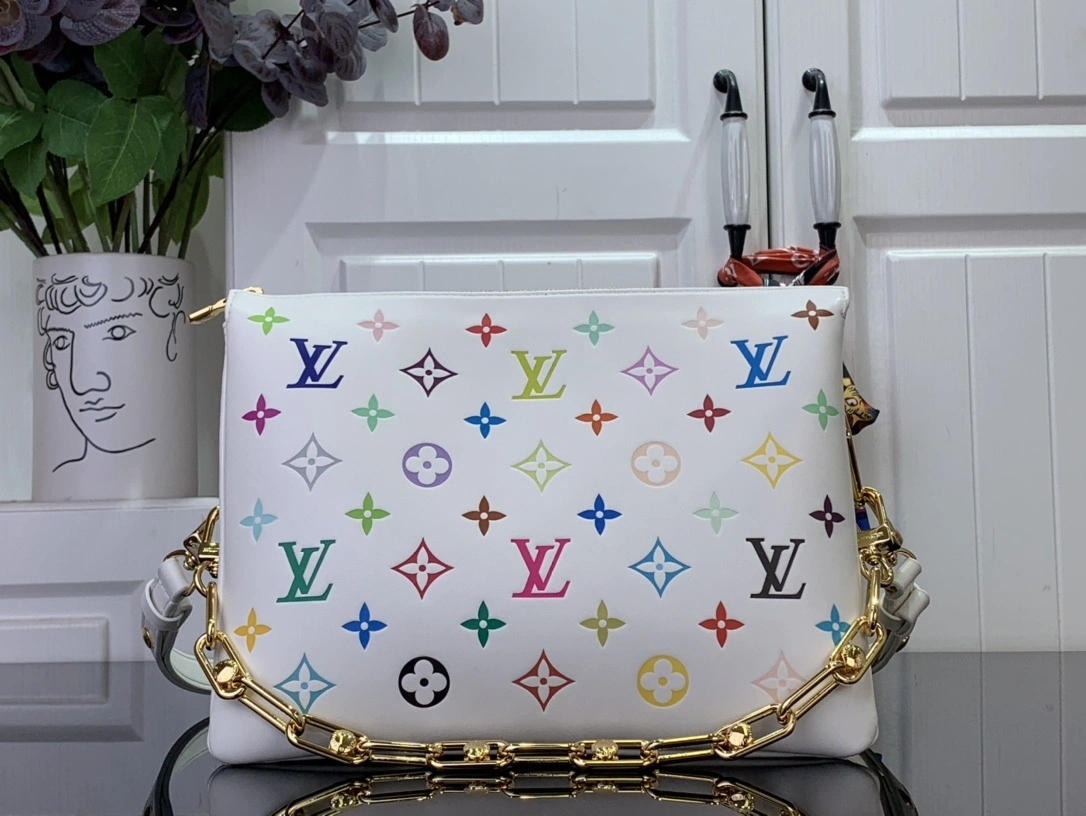 MOMO-- 8V M13233 high quality version Coussin sheepskin item:E-B063C0233
