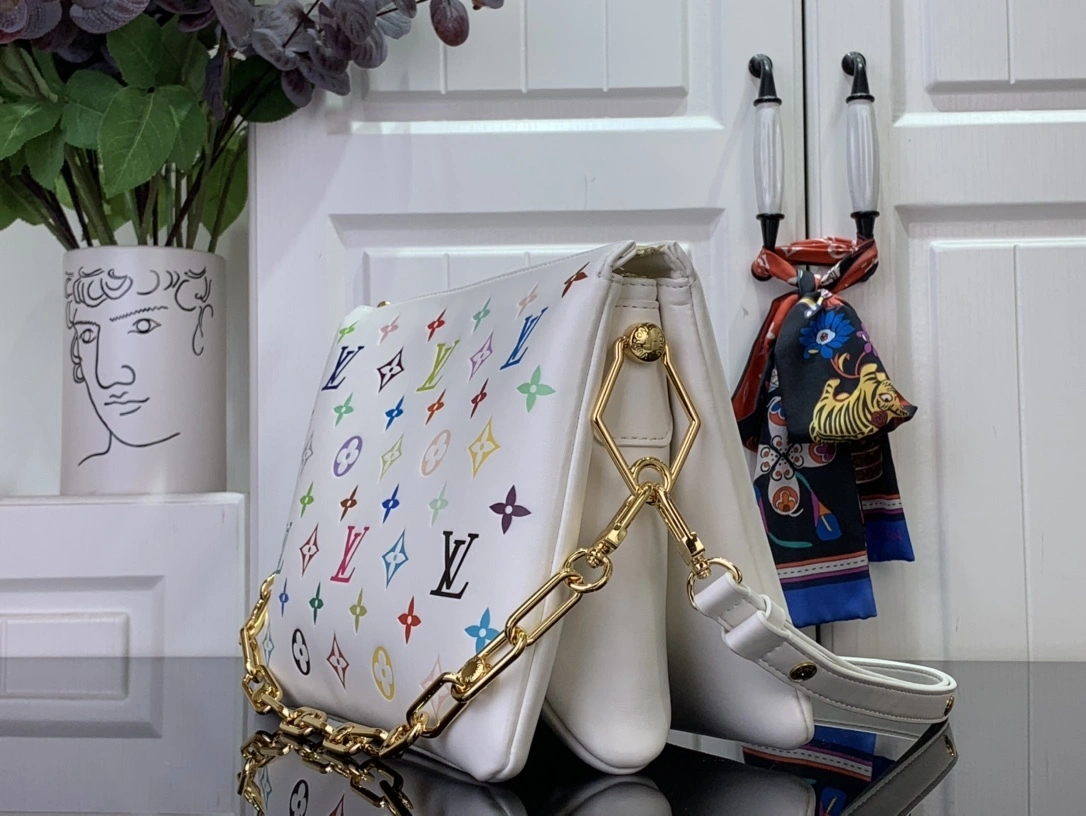 MOMO-- 8V M13233 high quality version Coussin sheepskin item:E-B063C0233