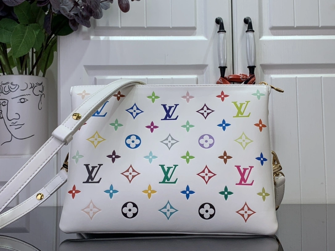 MOMO-- 8V M13233 high quality version Coussin sheepskin item:E-B063C0233