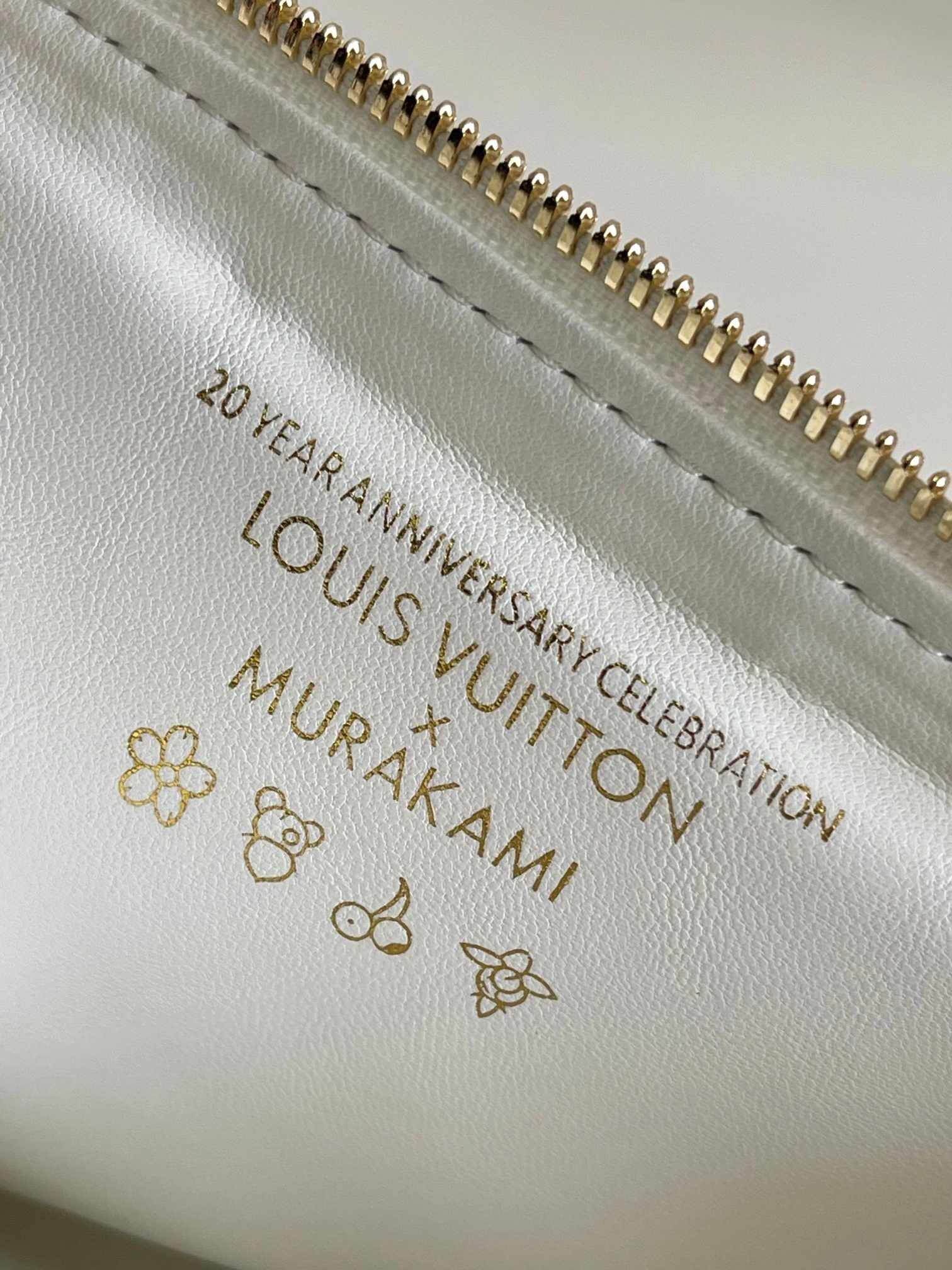 MOMO-- 8V M13233 high quality version Coussin sheepskin item:E-B177I1715