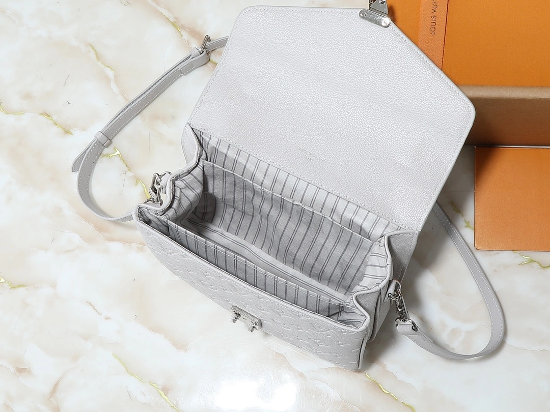 MOMO-- 8V M13481 high quality version Pochette Métis item:E-B000D1213