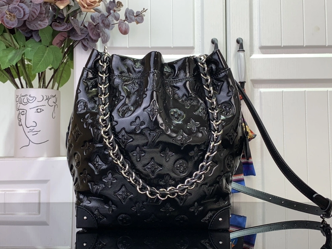 MOMO-- 8V M13484 high quality version NOÉ TRUNK sheepskin item:E-B063C0561