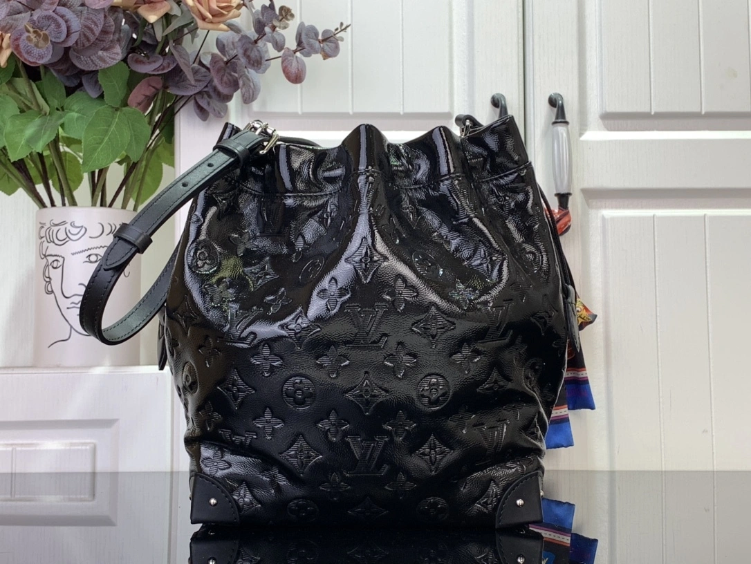 MOMO-- 8V M13484 high quality version NOÉ TRUNK sheepskin item:E-B063C0561