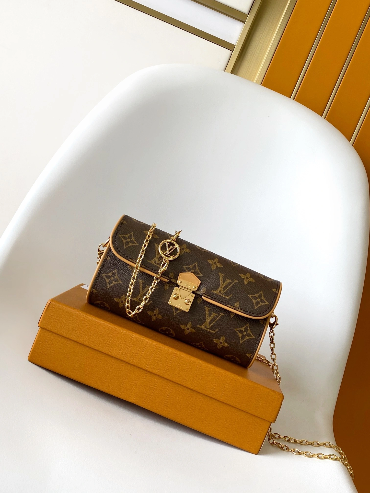 &MOMO-- 8V M13566 Pochette Camille Monogram item:E-B330F0399H