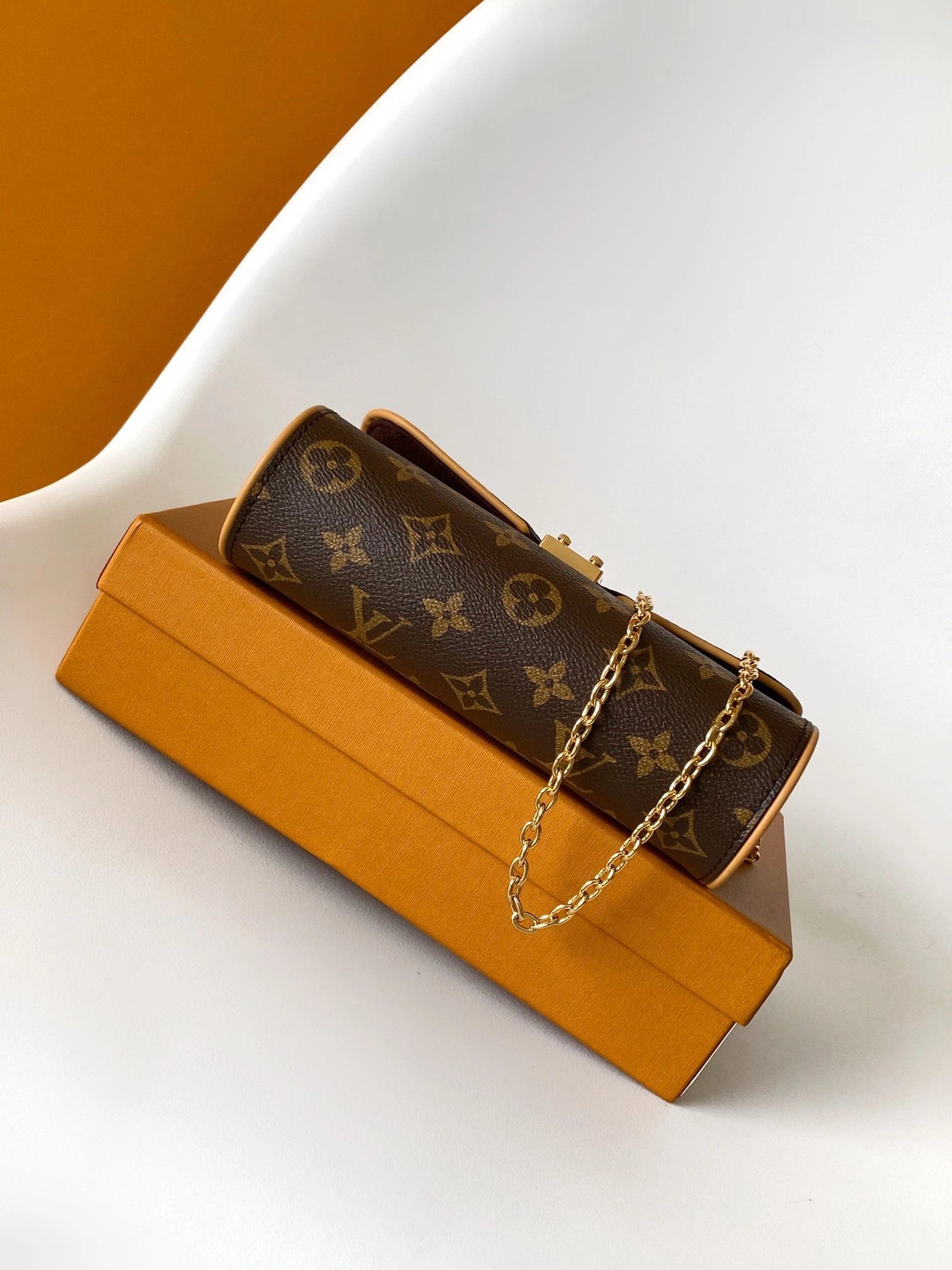 &MOMO-- 8V M13566 Pochette Camille Monogram item:E-B330F0399H