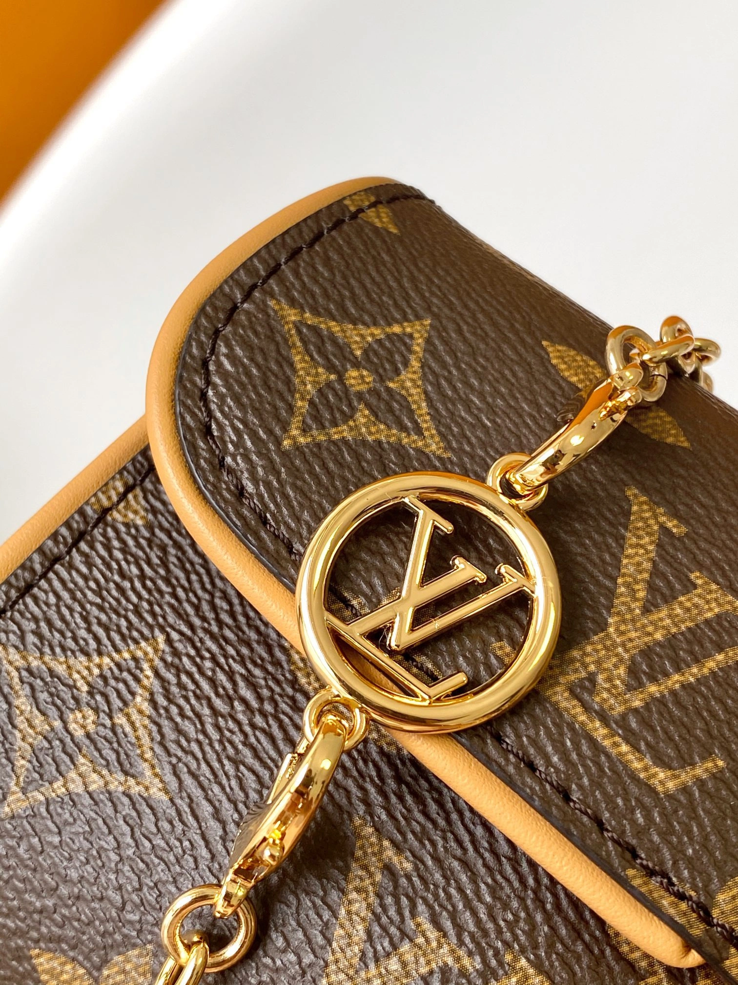&MOMO-- 8V M13566 Pochette Camille Monogram item:E-B330F0399H