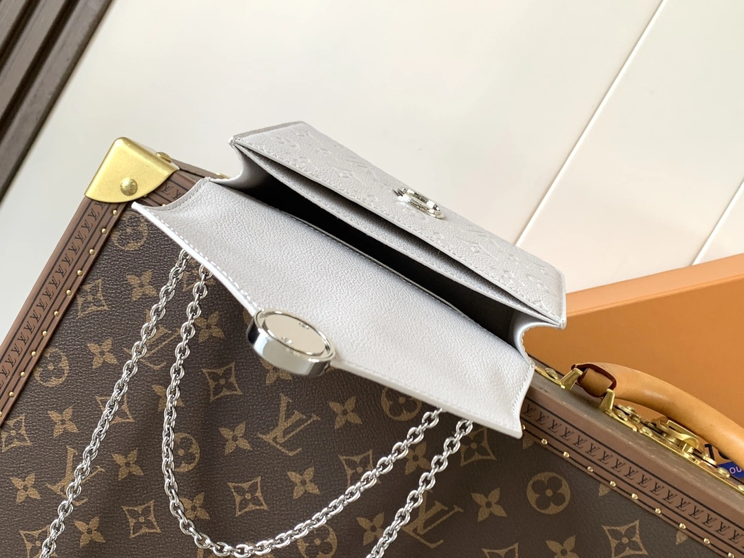 MOMO-- 8V M13570 high quality version Rosy Monogram Empreinte item:F-B000A1424