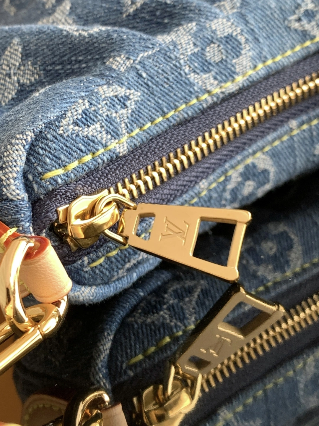MOMO-- 8V M13571 𝐏𝐨𝐜𝐡𝐞𝐭𝐭𝐞 𝐕𝐚𝐥𝐥𝐞𝐲 high quality version denim item:E-B000G1318