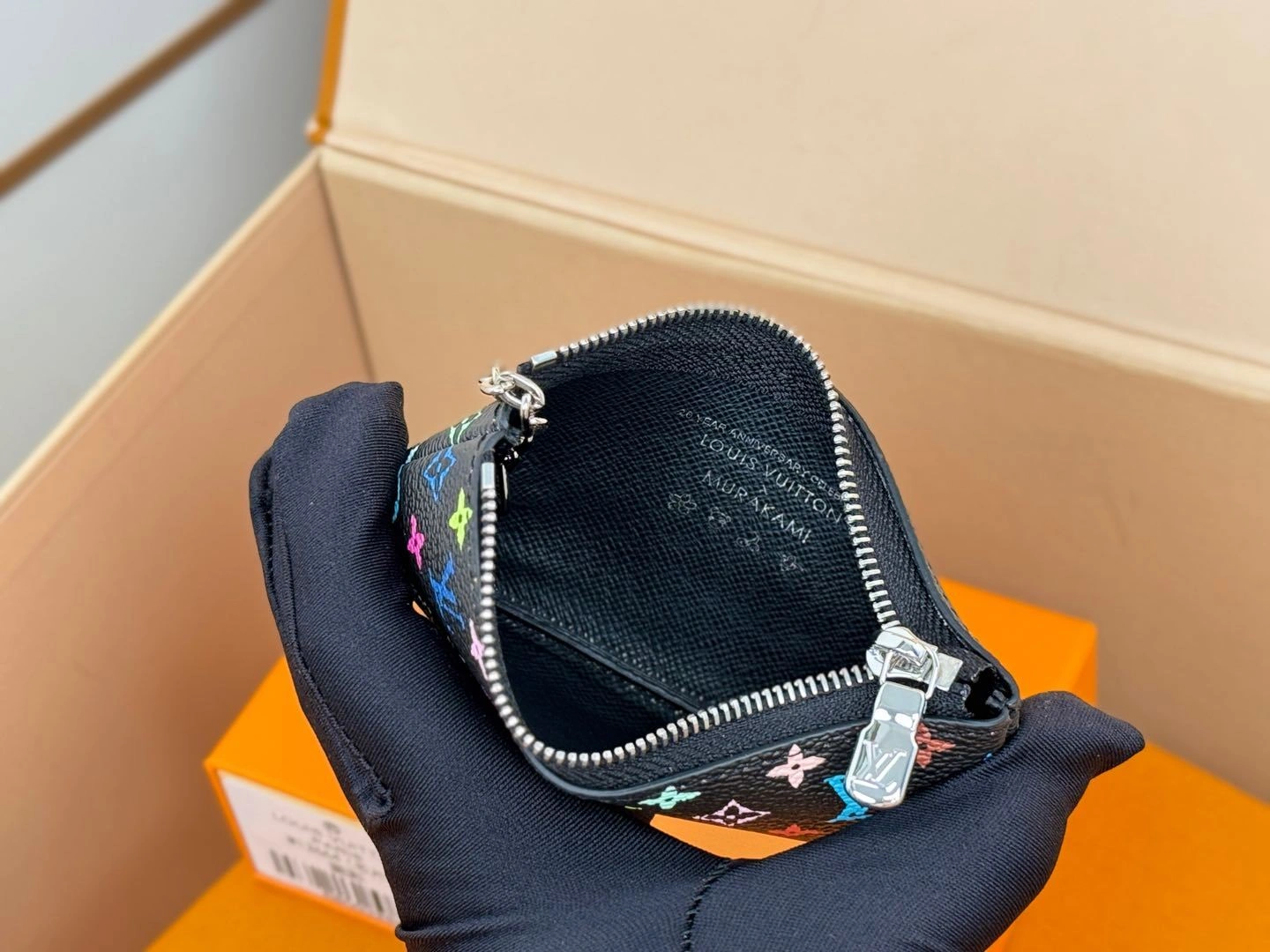 MOMO-- 8V M13664 high quality version item:E-B000B2101