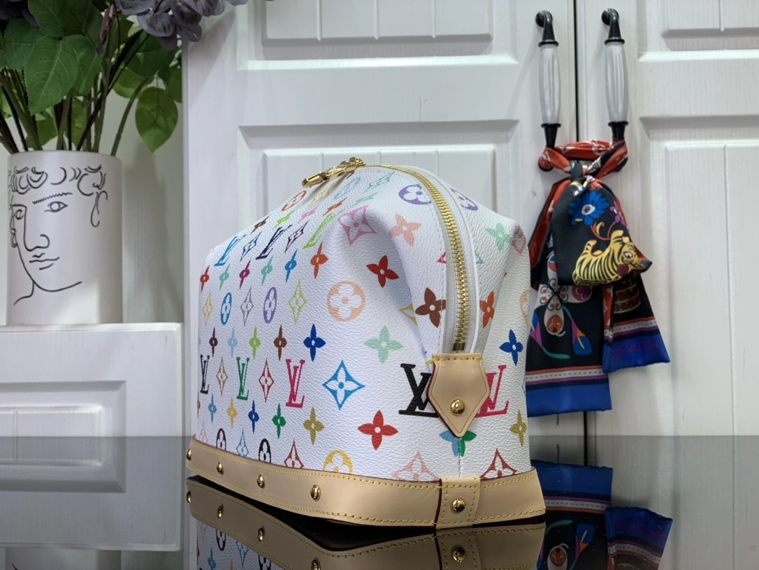 MOMO-- 8V M13743 high quality version Pochette Cosmétique cowhide item:E-B174B2135