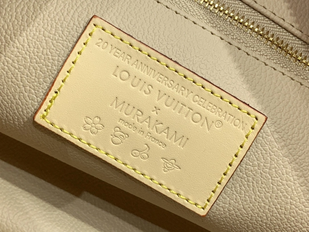 MOMO-- 8V M13743 high quality version Pochette Cosmétique cowhide item:E-B174B2135