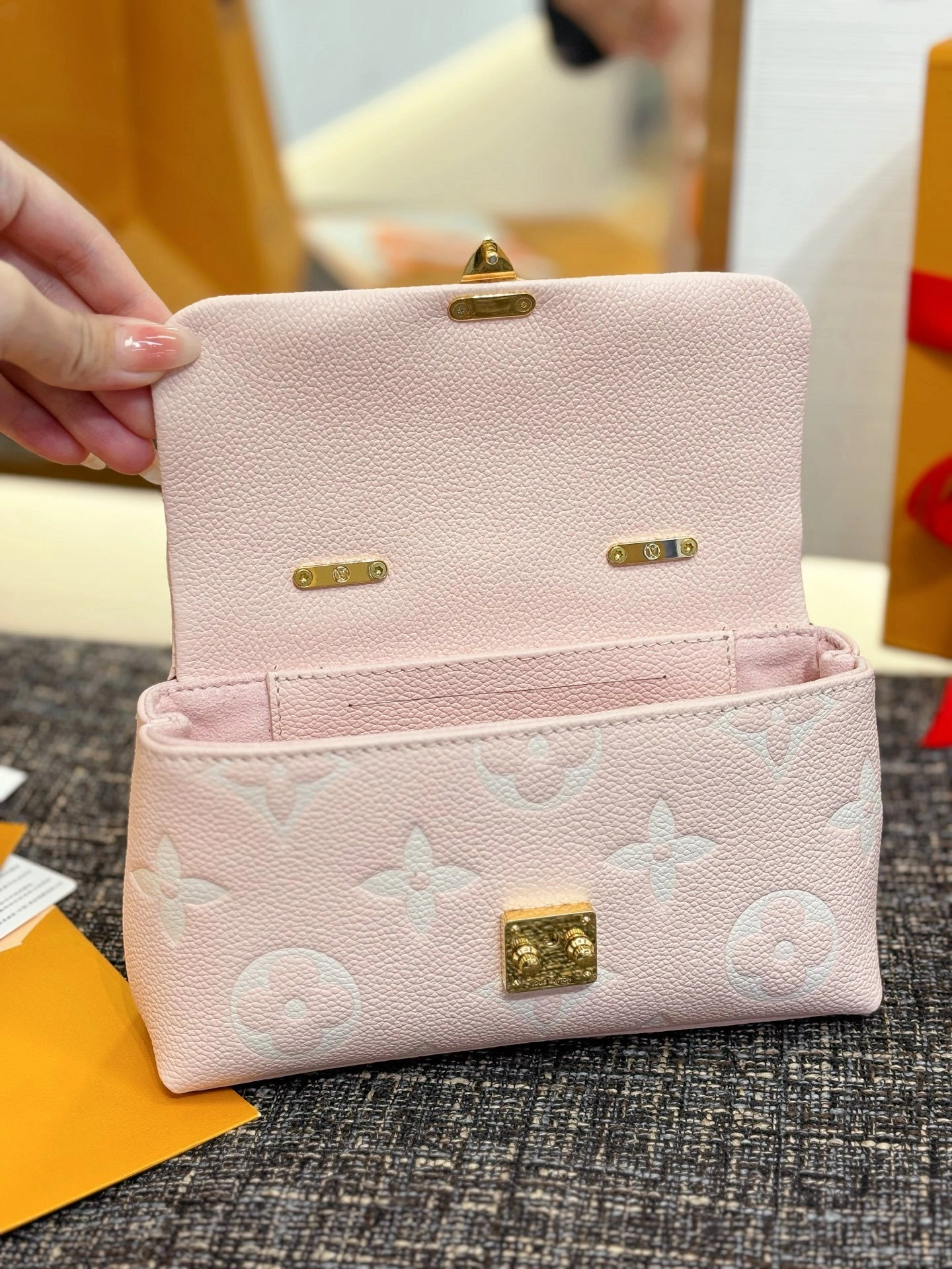 MOMO-- 8V M13796 high quality version Nano Madeleine item:E-B000C0244
