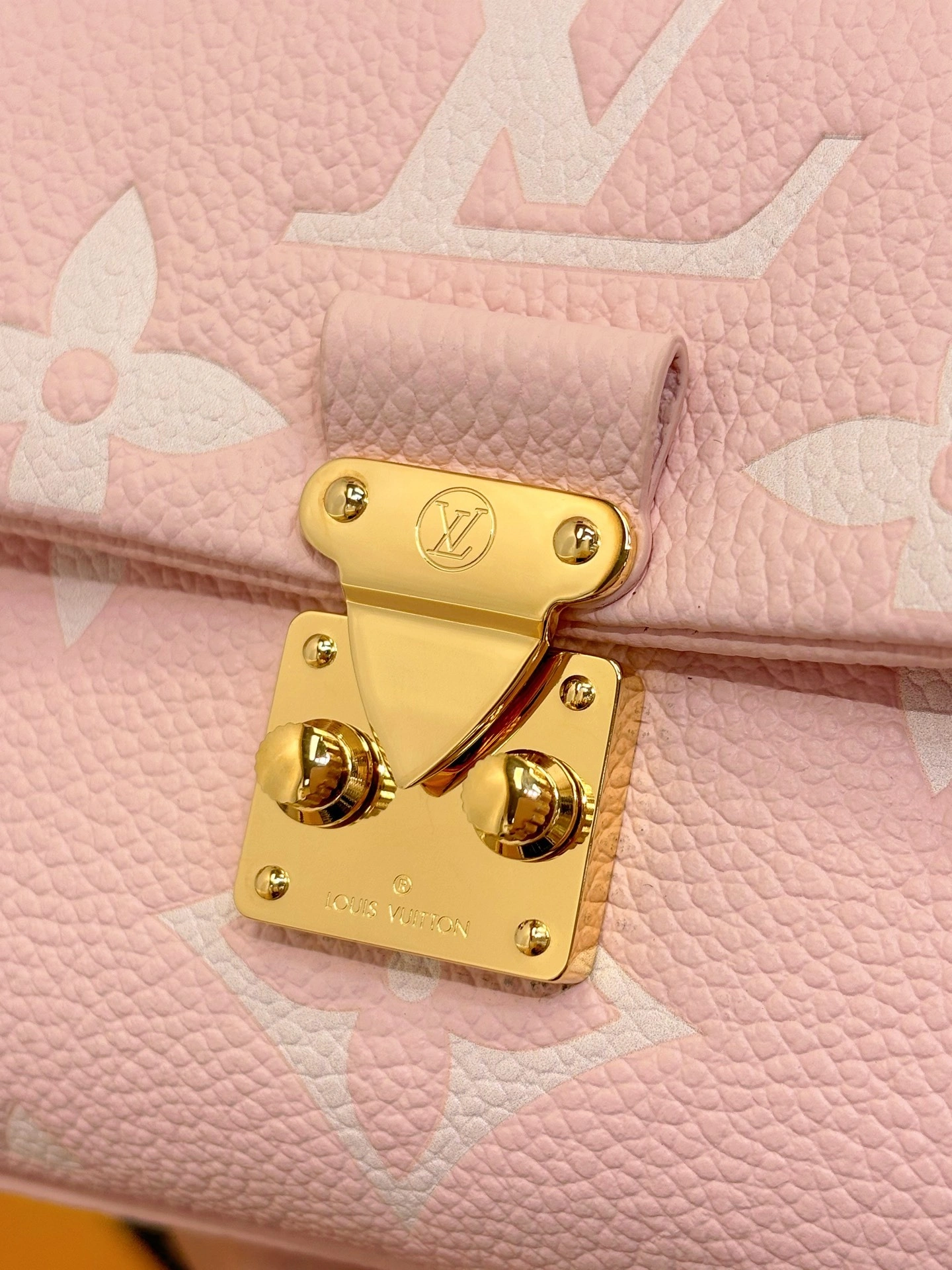 MOMO-- 8V M13796 high quality version Nano Madeleine item:E-B000C0244
