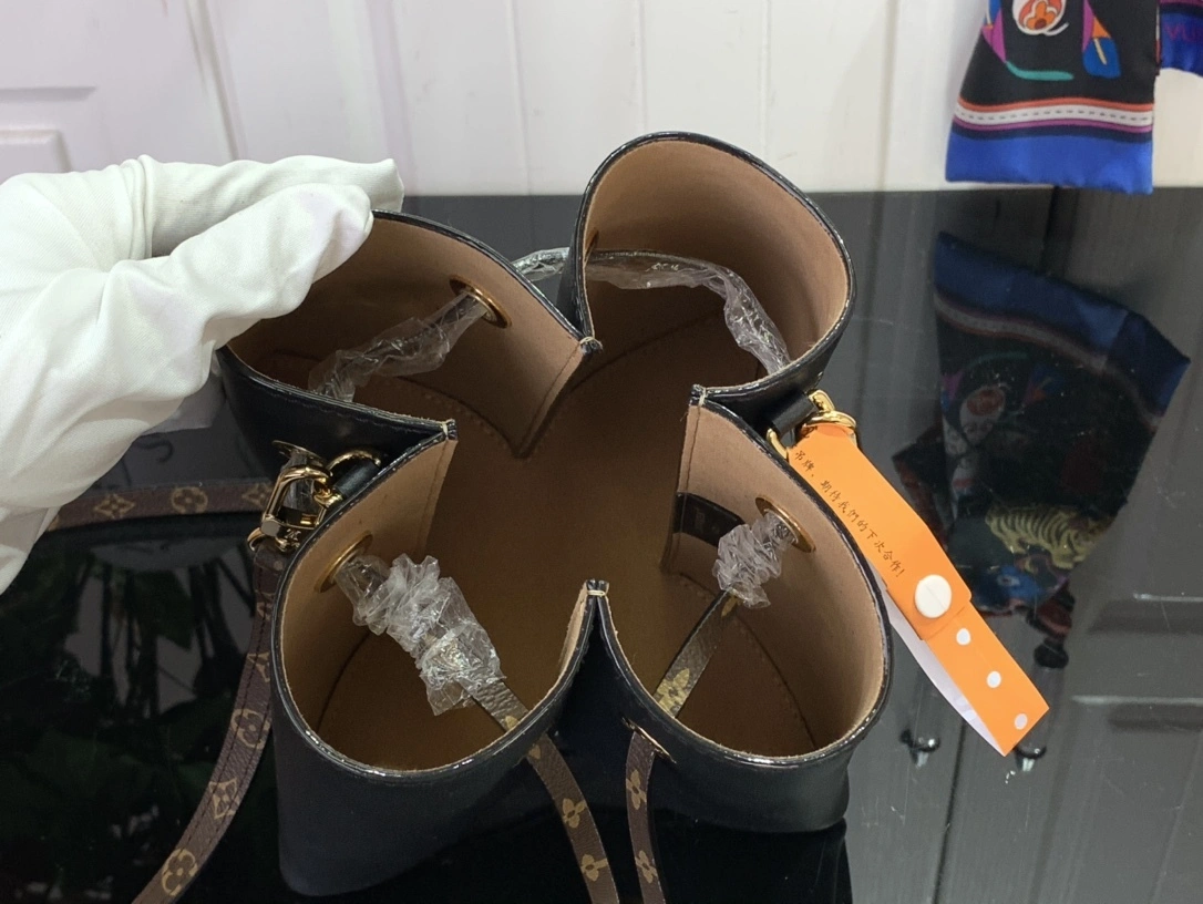 MOMO-- 8V M13843 high quality version Bloom cowhide item:E-B063C0548