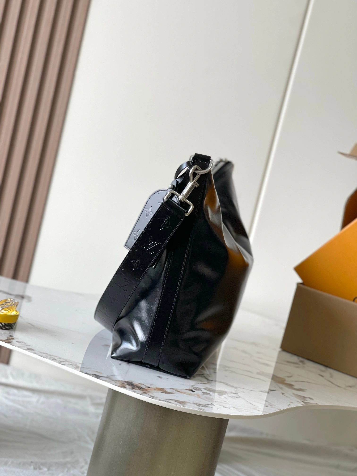 MOMO-- 8V M13986 high quality version METIS cowhide item:E-B106D1225