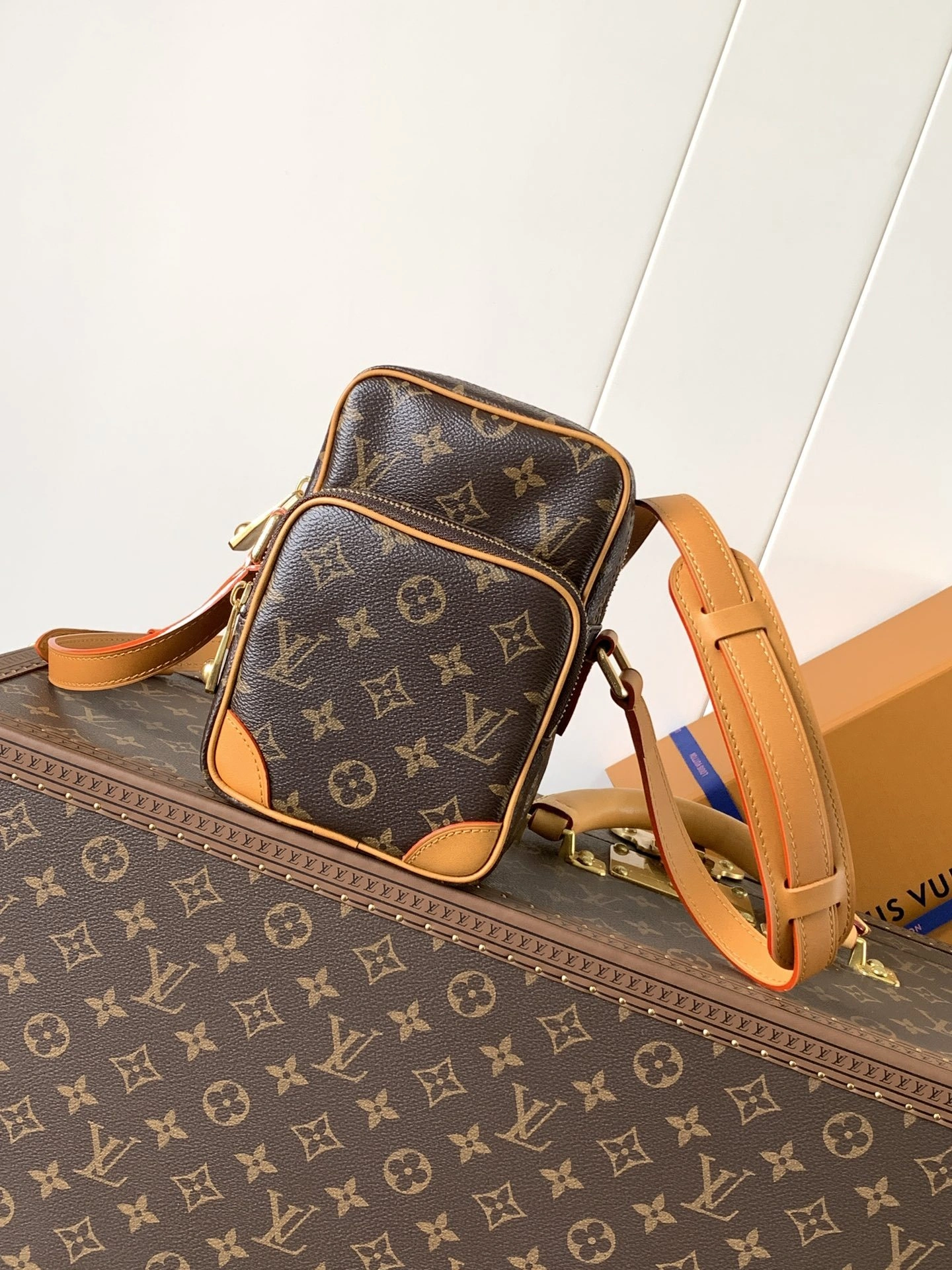 MOMO-- 8V M14014 high quality version Amazone cowhide item:F-B000A1438