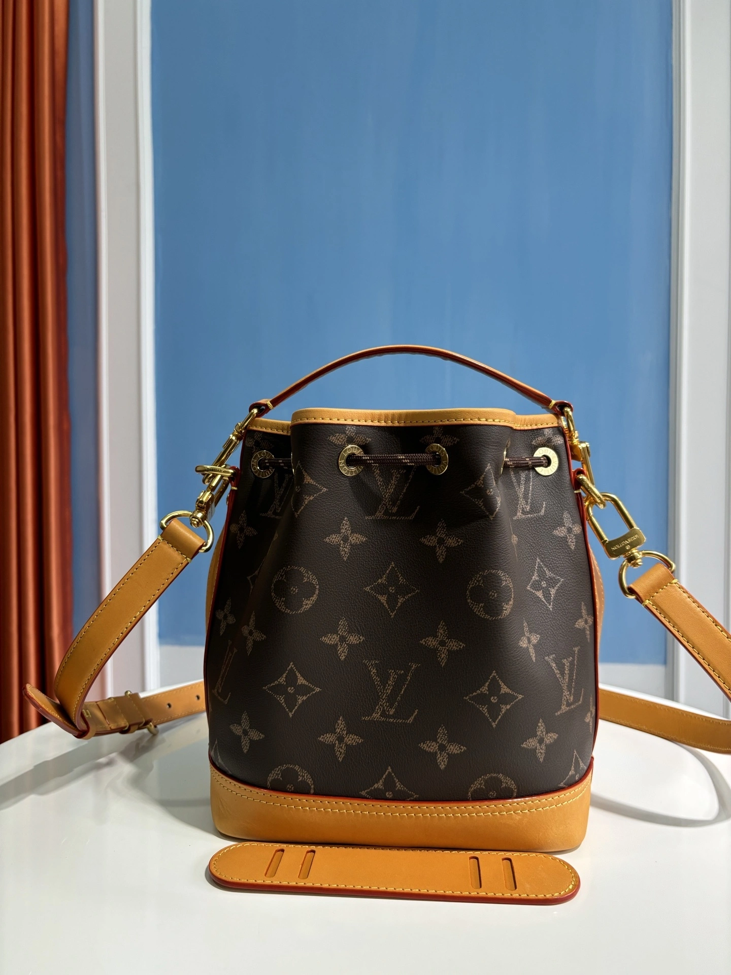 MOMO-- 8V M14199 high quality version NOÉ CARGO cowhide item:E-B808L1825T