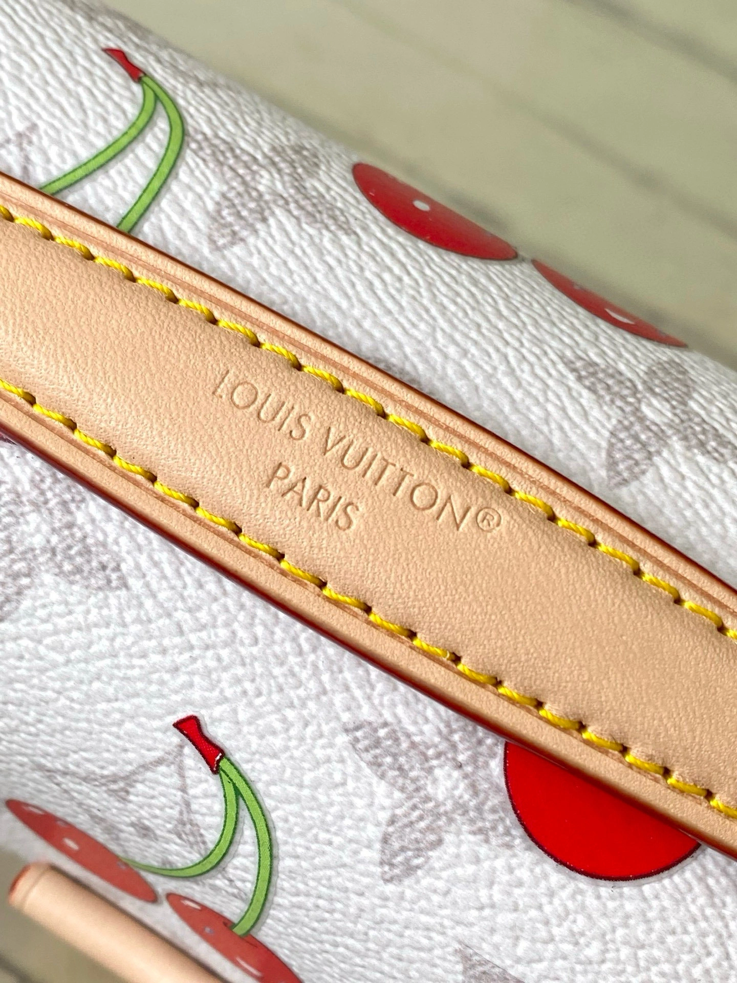 MOMO-- 8V M14231 high quality version Pochette Metis East West item:E-B000I2124