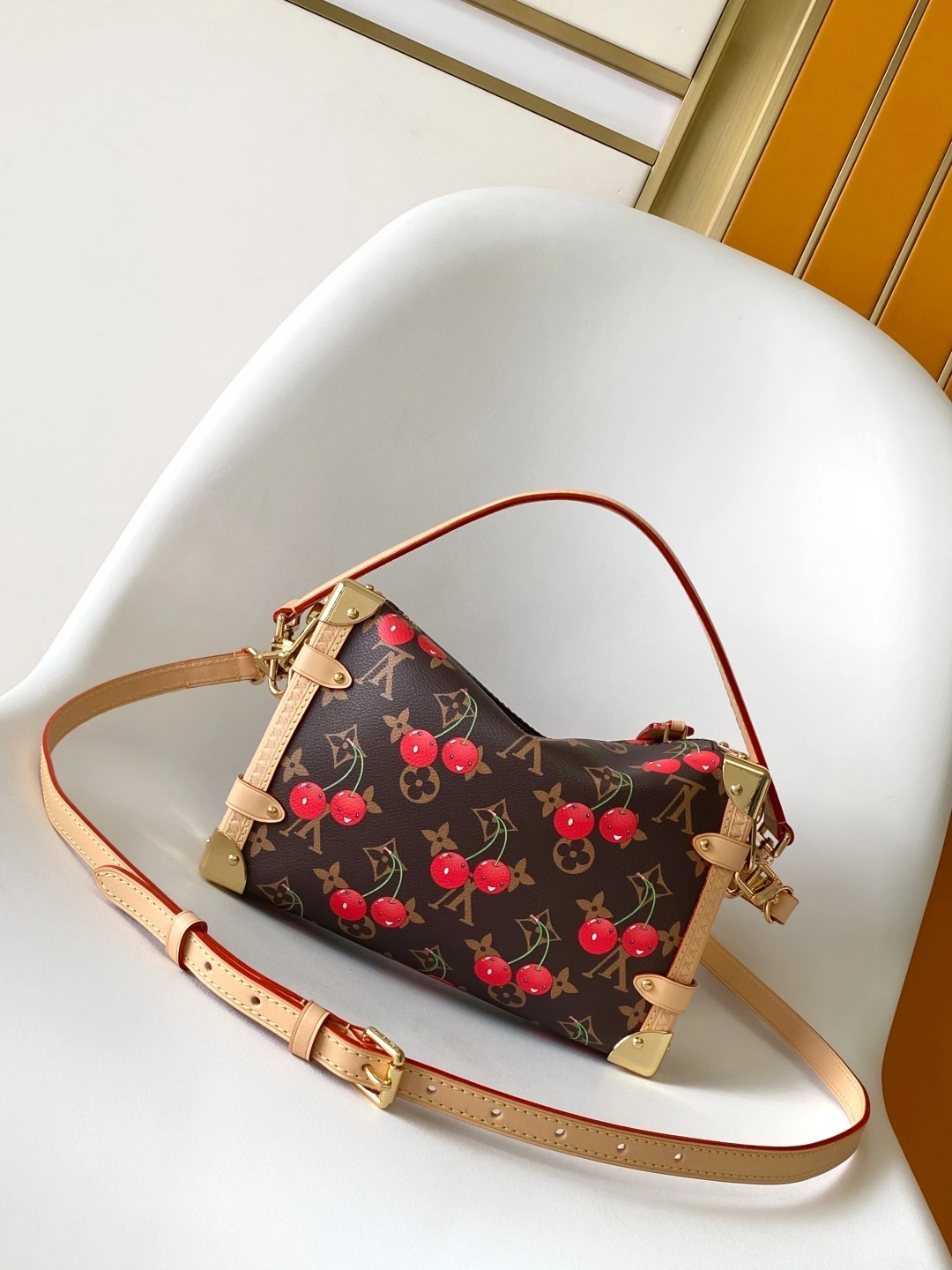 MOMO-- 8V M14278 Side Trunk cowhide item:E-B000F1904