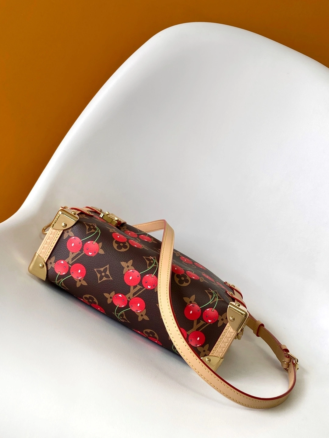 MOMO-- 8V M14278 Side Trunk cowhide item:E-B000F1904