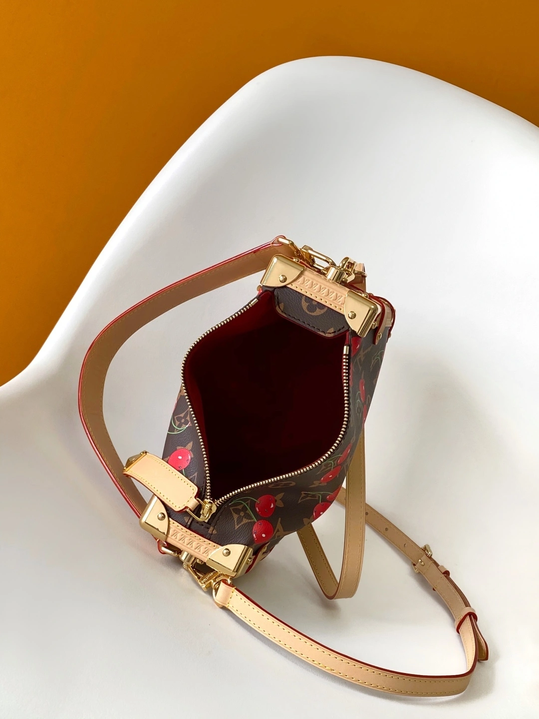 MOMO-- 8V M14278 Side Trunk cowhide item:E-B000F1904