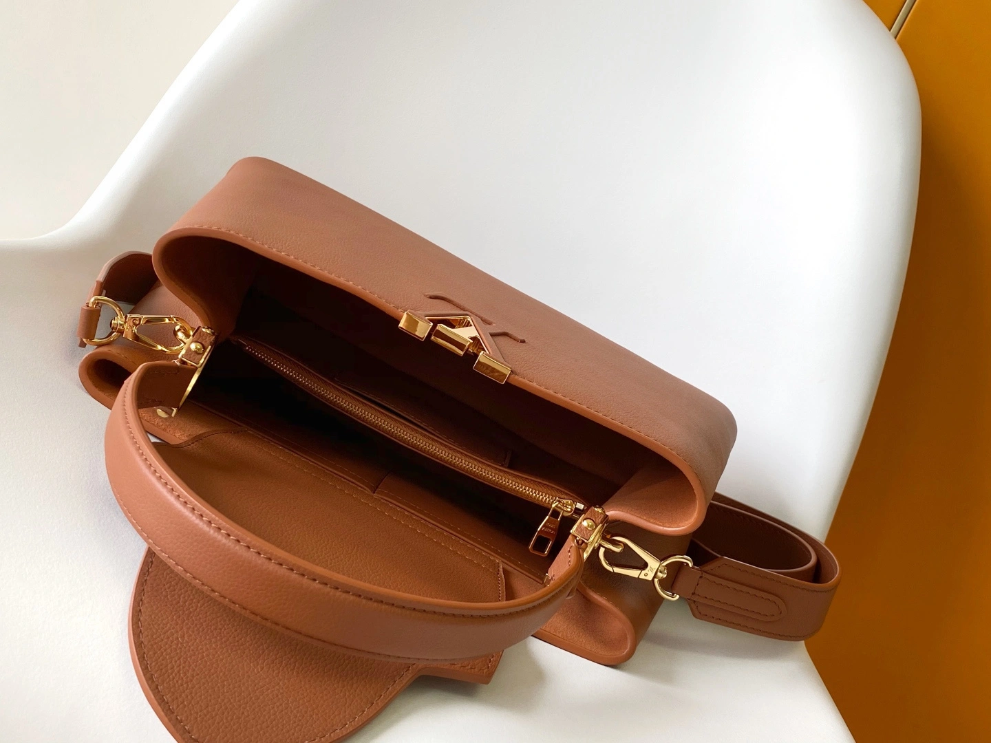 MOMO-- 8V M14371 high quality version Capucines Souple cowhide item:F-B000A2119