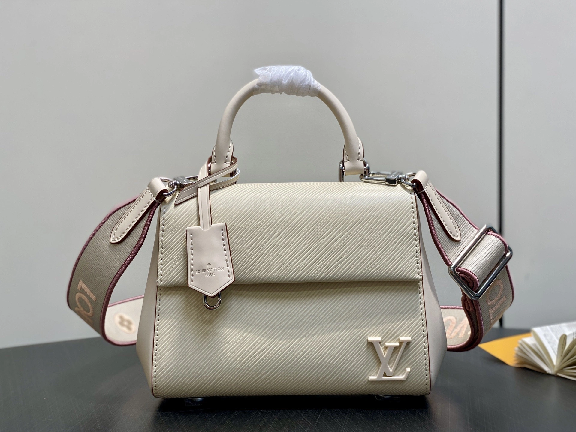 MOMO-- 8V M14434 high quality version item:F-B000A0947