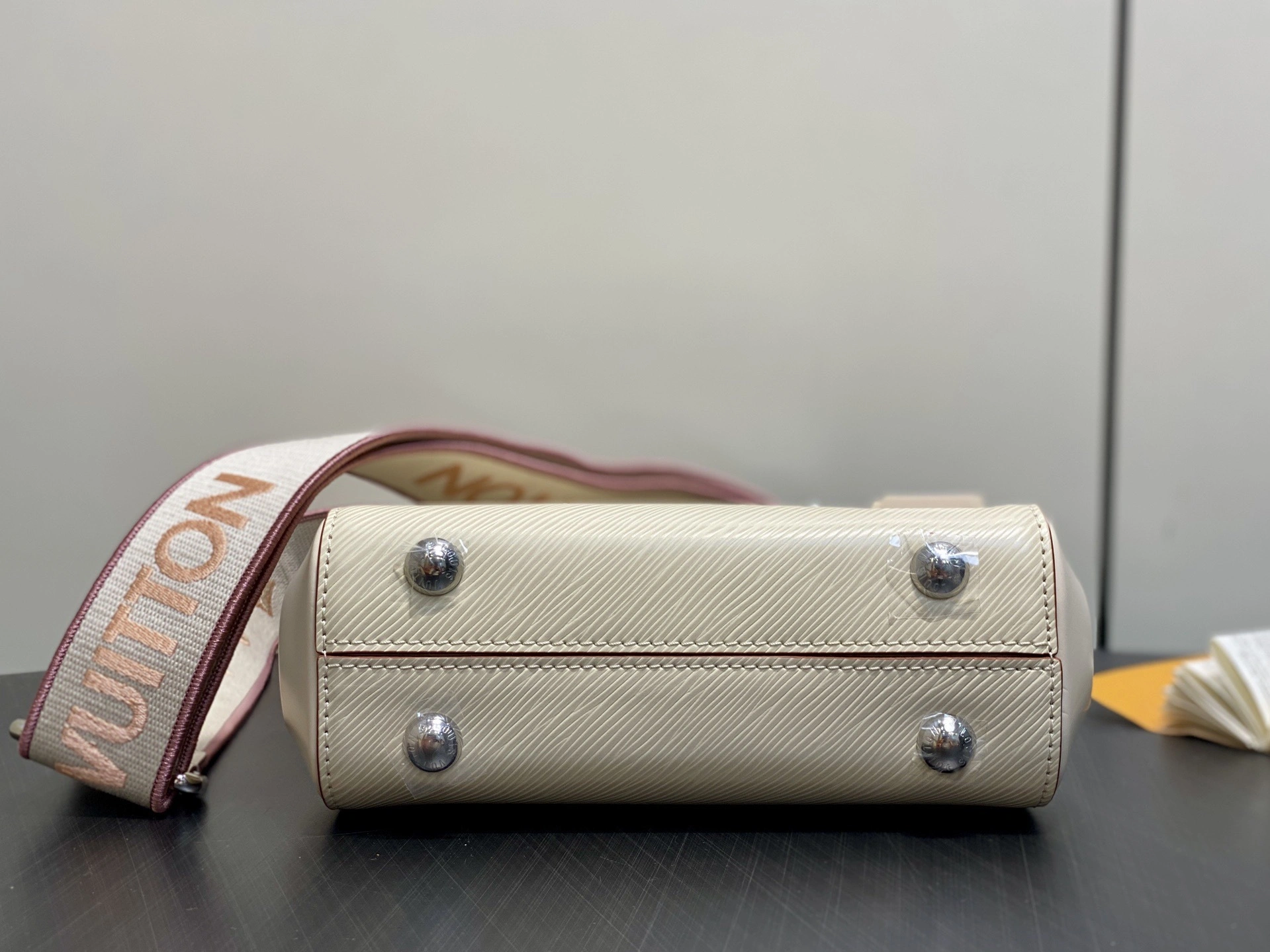 MOMO-- 8V M14434 high quality version item:F-B000A0947