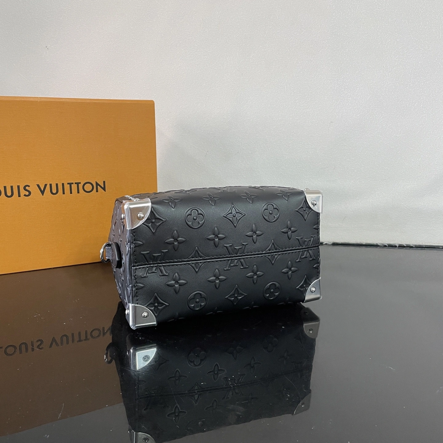 MOMO-- 8V M14575 high quality version Trunk cowhide item:E-B177D0197H