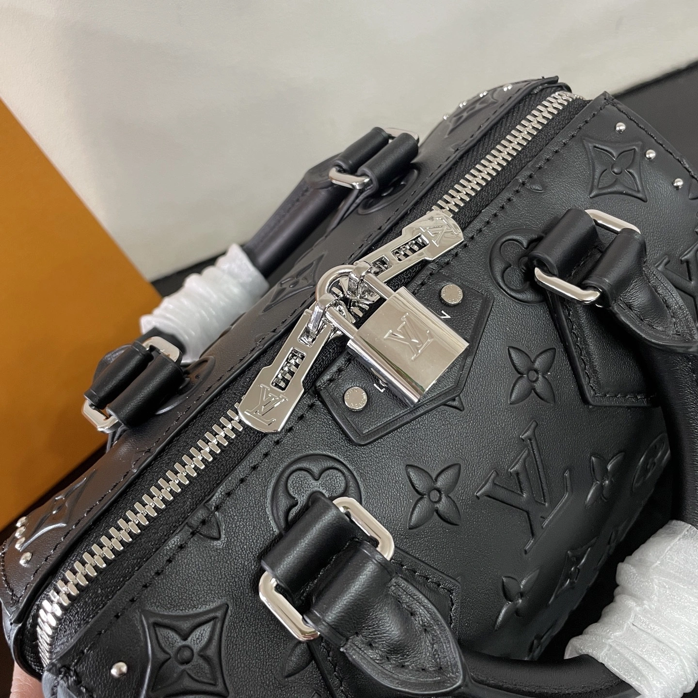 MOMO-- 8V M14575 high quality version Trunk cowhide item:E-B177D0197H