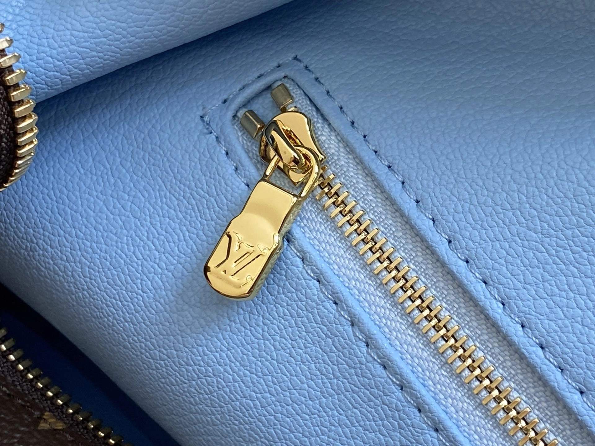 MOMO-- 8V M14891 POCHETTE COSMÉTIQUE high quality version item:E-B000G1332