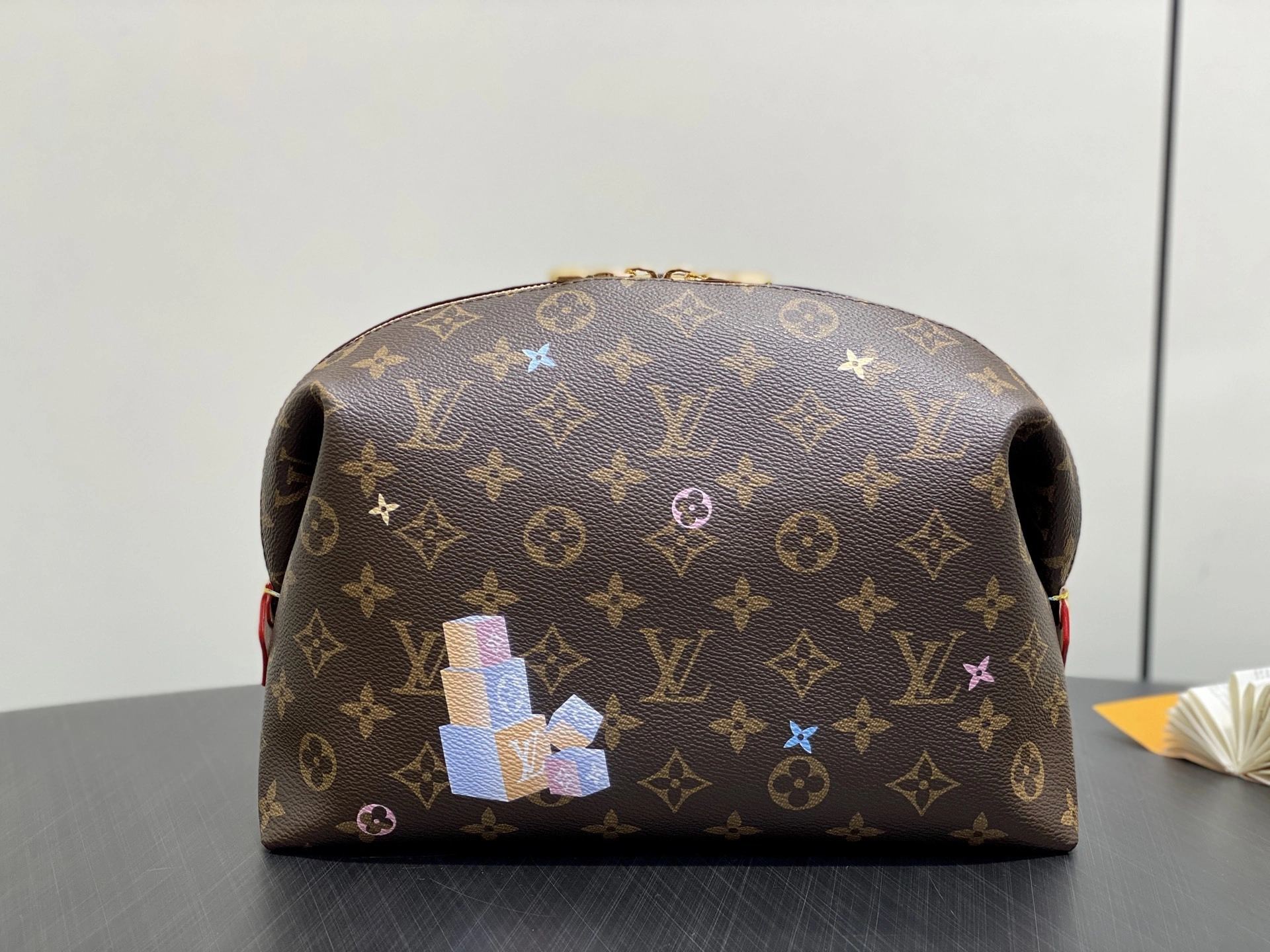 MOMO-- 8V M14891 POCHETTE COSMÉTIQUE high quality version item:E-B000G1332