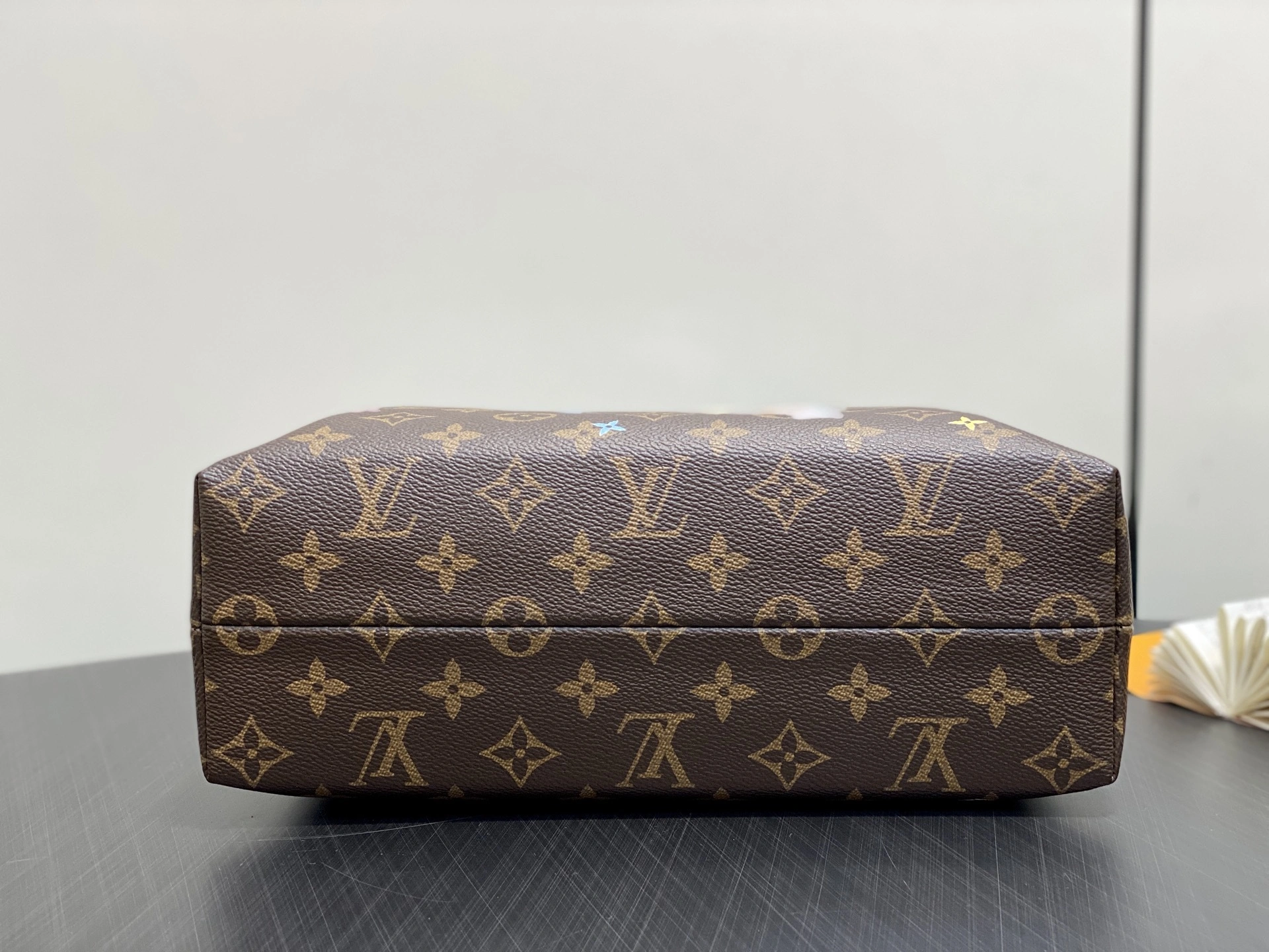 MOMO-- 8V M14891 POCHETTE COSMÉTIQUE high quality version item:E-B000G1332
