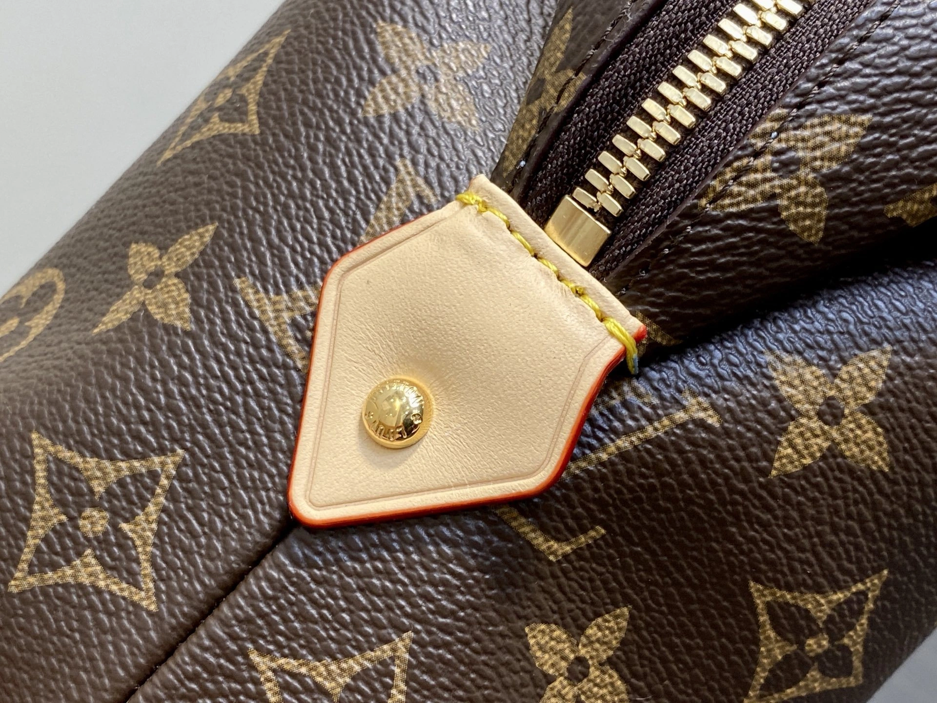 MOMO-- 8V M14891 POCHETTE COSMÉTIQUE high quality version item:E-B000G1332