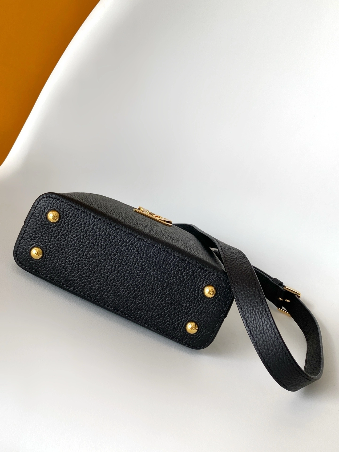 MOMO-- 8V M14976 high quality version cowhide item:F-B000A1507