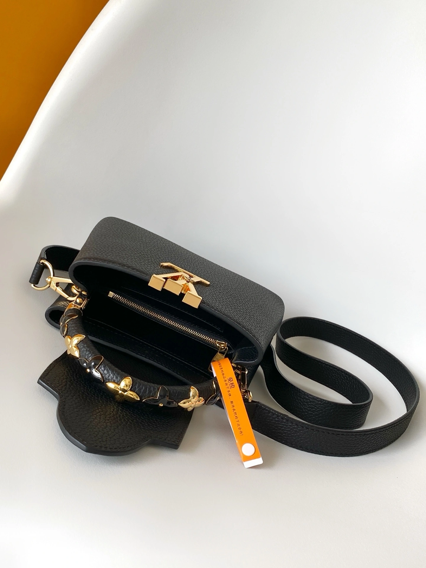 MOMO-- 8V M14976 high quality version cowhide item:F-B000A1507