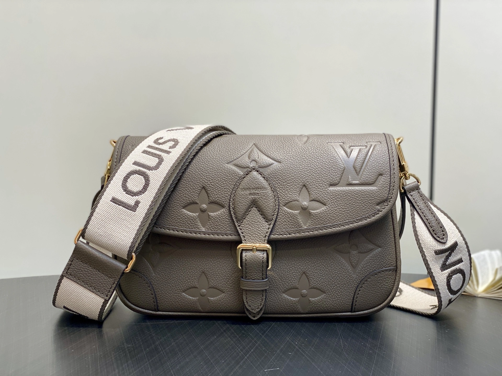 MOMO-- 8V M15049 high quality version Diane Milky Way item:E-B000J1854